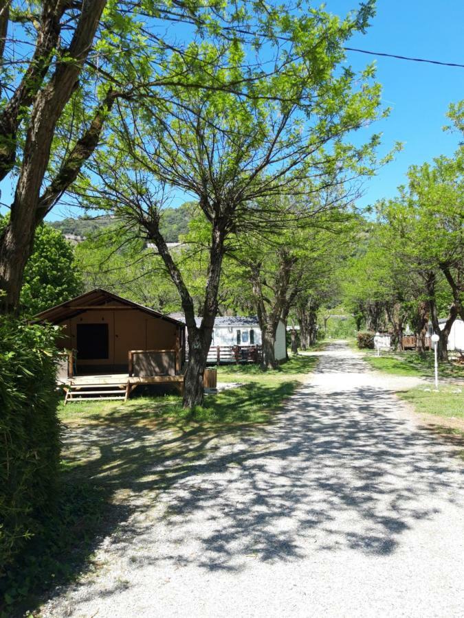 Готель Camping La Boheme Турнон-сюр-Рон Екстер'єр фото